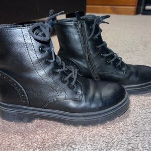 Athlefit Unisex Waterproof Combat Boots Lace Up Side Zipper Ankle Booties